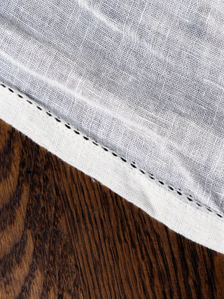 Juliette Organic Linen Round Tablecloth - YaYa & Co.