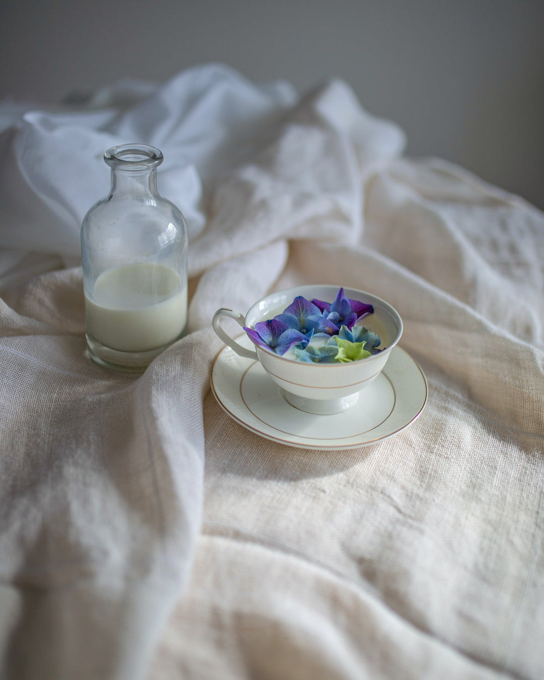 Anais Organic Linen Tablecloth - YaYa & Co.