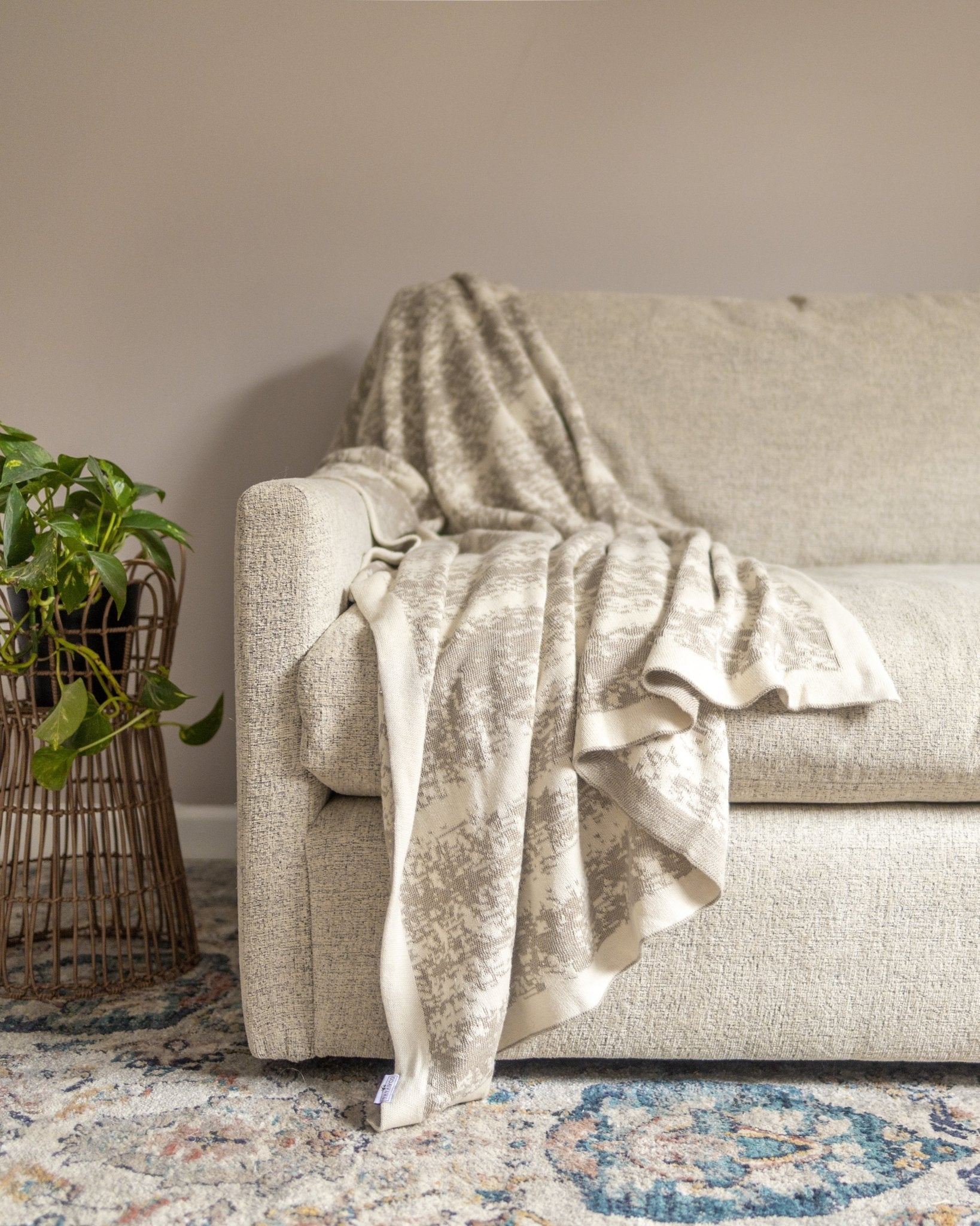 Landry Organic Cotton and Linen Throw Blanket - YaYa & Co.